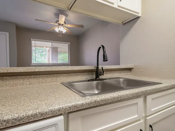 Amber Dawn Apartments, 8542 Spring Valley Rd #8-213, Dallas, TX 75240