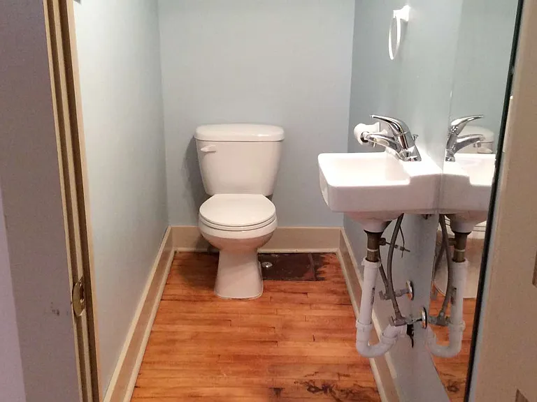 231 W 33rd St #1 — Photo 11