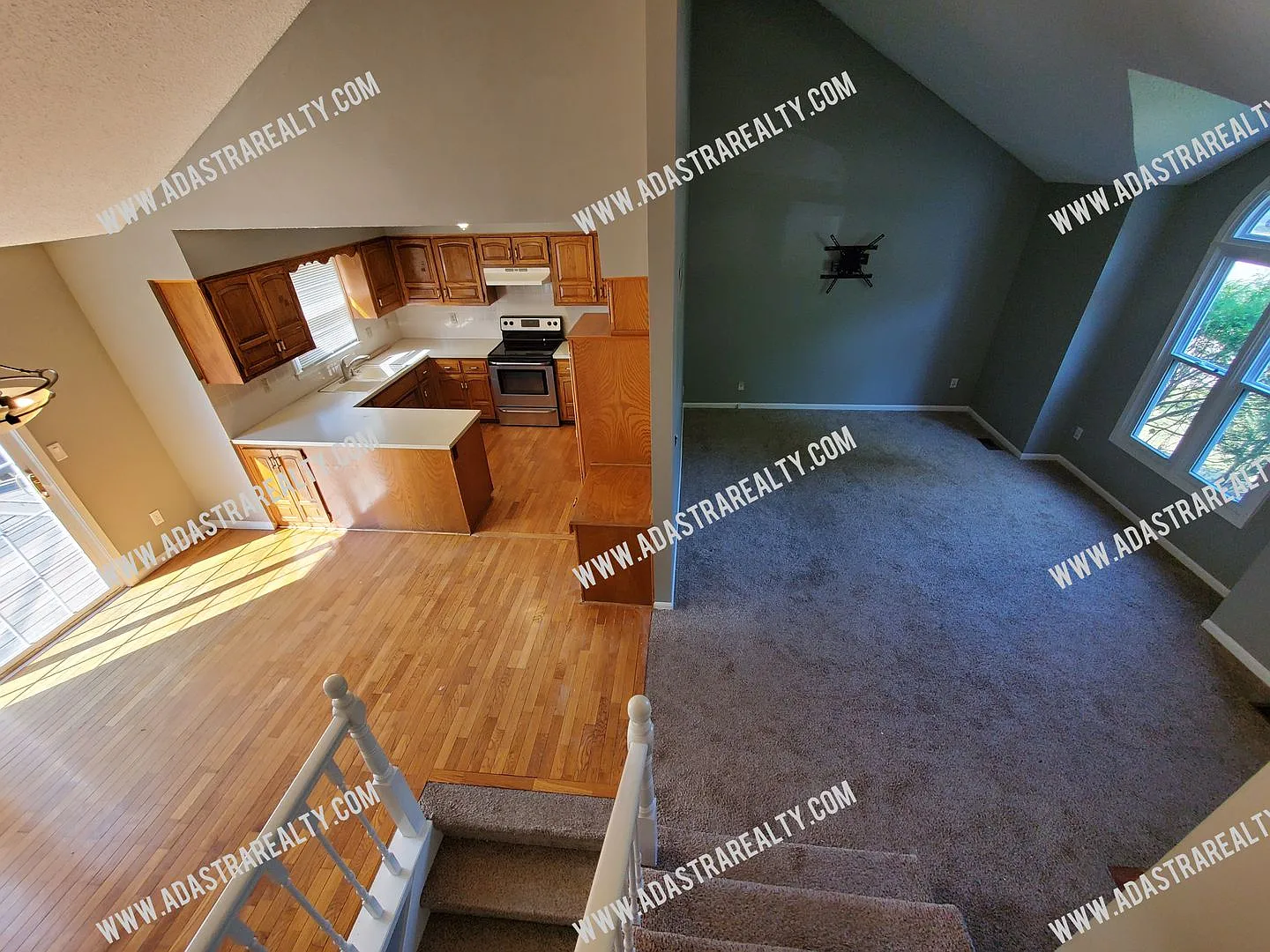Beautiful East Olathe Home-Available NOW!! — Photo 1