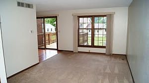 3rd image of 1413 Truman Pl