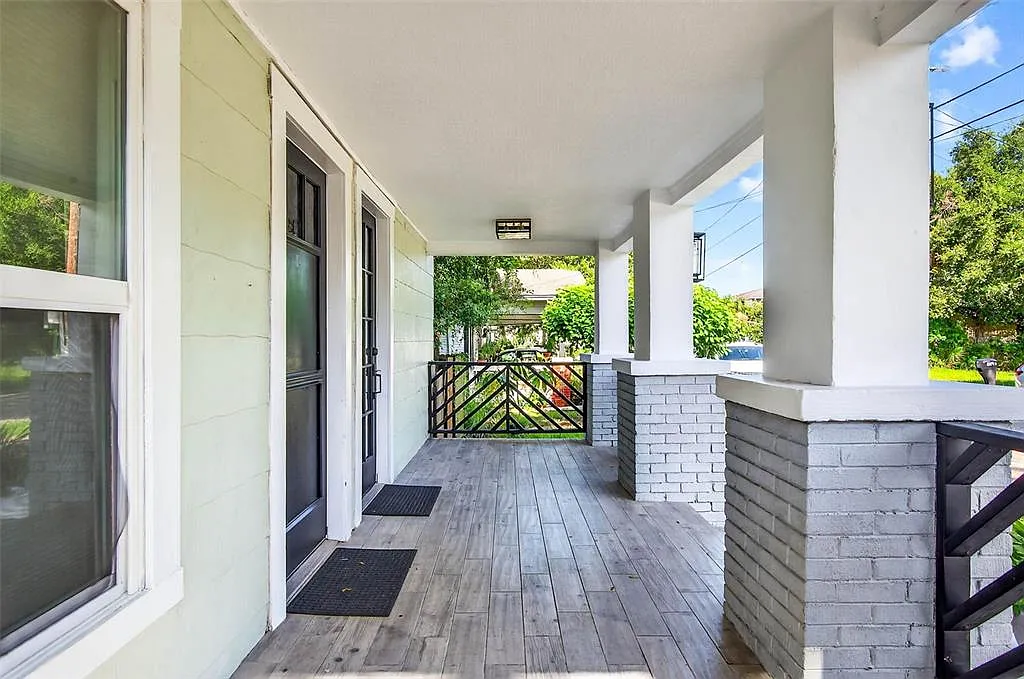 3 bed, 1.0 bath, 1083 sqft, $2,100 — Photo 4