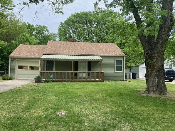 2218 SW Seabrook Ave, Topeka, KS 66614
