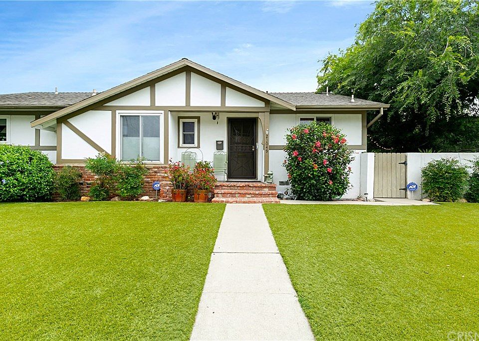 1st image of 23049 Victory Blvd