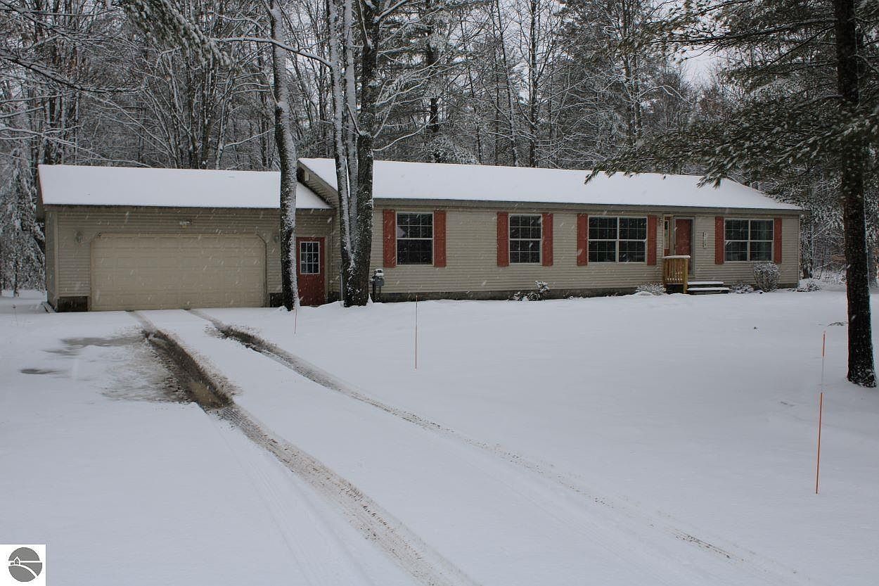 2179 Driftwood Ln NE, Kalkaska, MI 49646 Zillow