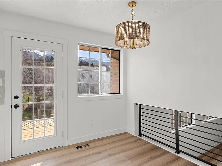 2164 N 1450 E — Photo 11