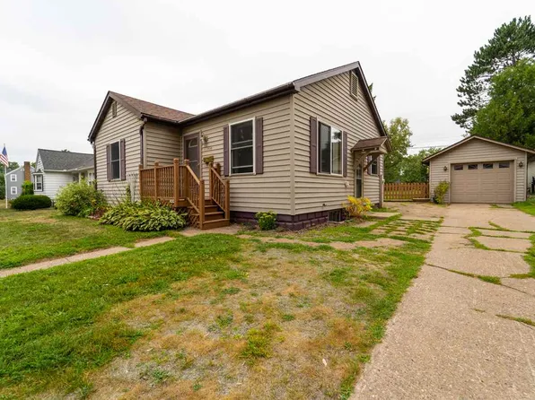 1404 E 7th St, Merrill, WI 54452