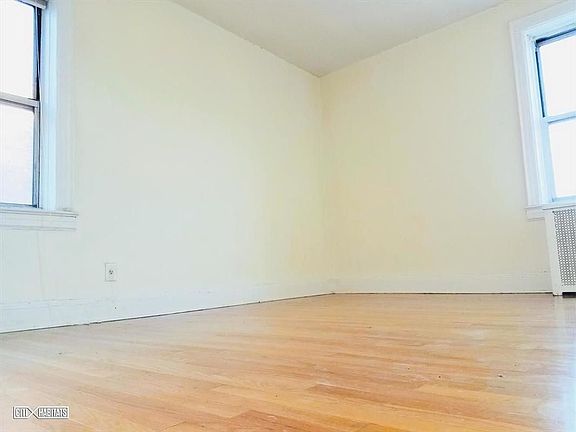 3rd image of 3911 62nd St APT 34