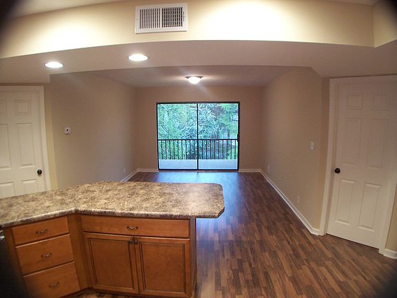 4th image of 1857 Poplar Woods Cir W