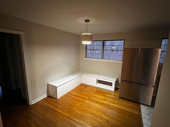 4th image of 495 Woodhaven Dr