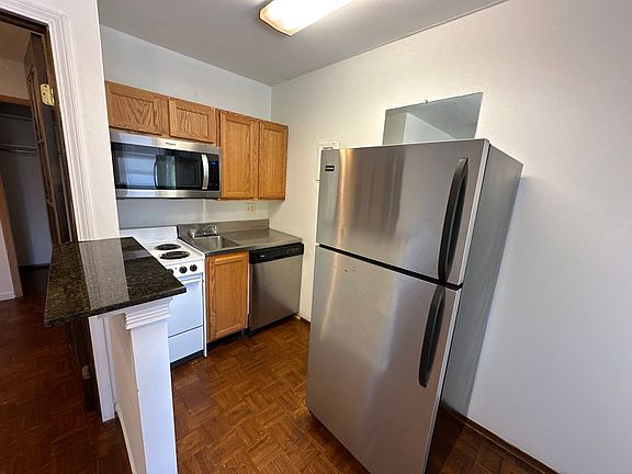 5th image of 240-242 W 8th Ave