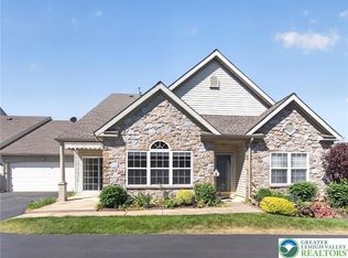 2879 Donegal Dr, Macungie, PA 18062
