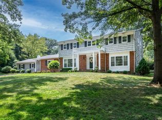 1 Michaels Ln, Glen Head, NY 11545