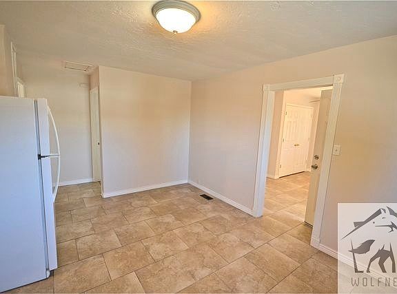 4th image of 142 E Baird Ave