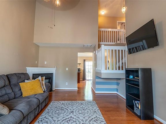 4th image of 1129 Brooksridge Way