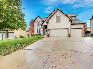 21617 W 99th Ter, Lenexa, KS 66220