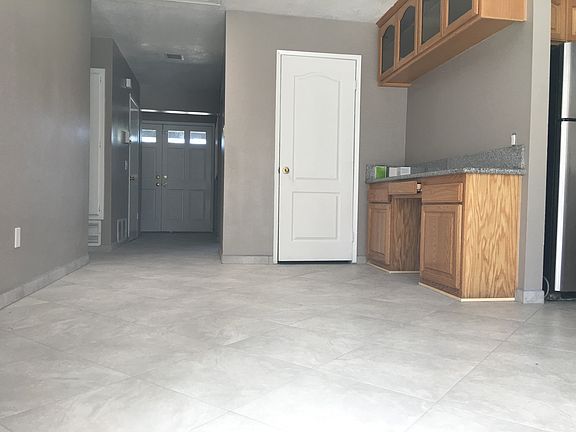 5th image of 556 Oriole Ln