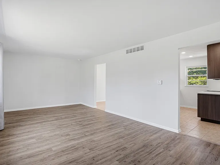 405 Brewer Dr #B — Photo 6