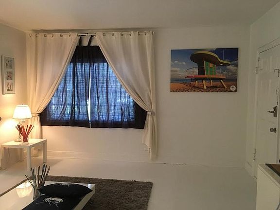 2nd image of 1021 Euclid Ave APT 2