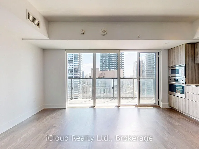 955 Bay St #2818 — Photo 7