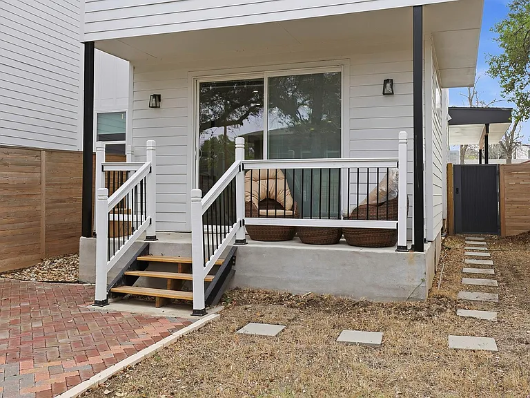 1208 W Oltorf St #A — Photo 22
