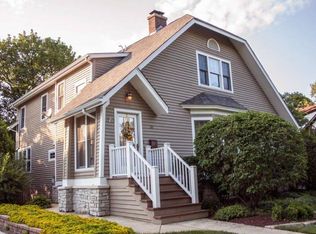 30 Waverly Ave, Clarendon Hills, IL 60514