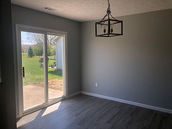 3rd image of 3637 Braddock Dr