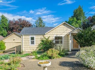 635 NW 11th St, McMinnville, OR 97128