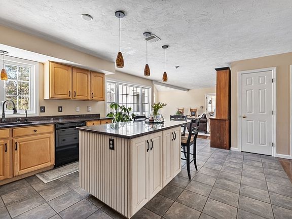 4th image of 31 Sawtell Dr