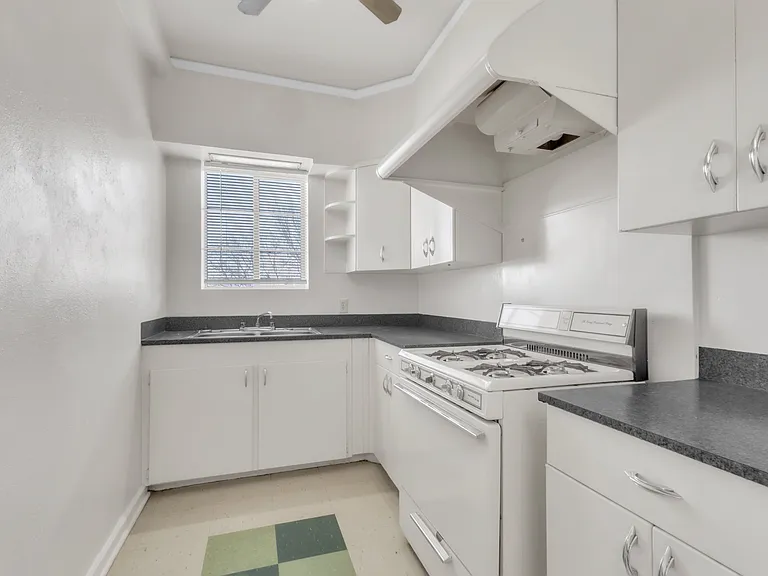 800 Broadway Ave #7-18 — Photo 7
