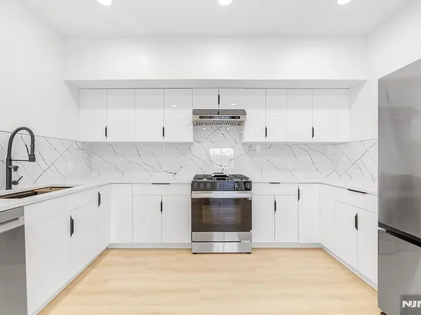 114 Pine Street image 29 of 35