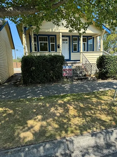 814 Q Ave Photo 1