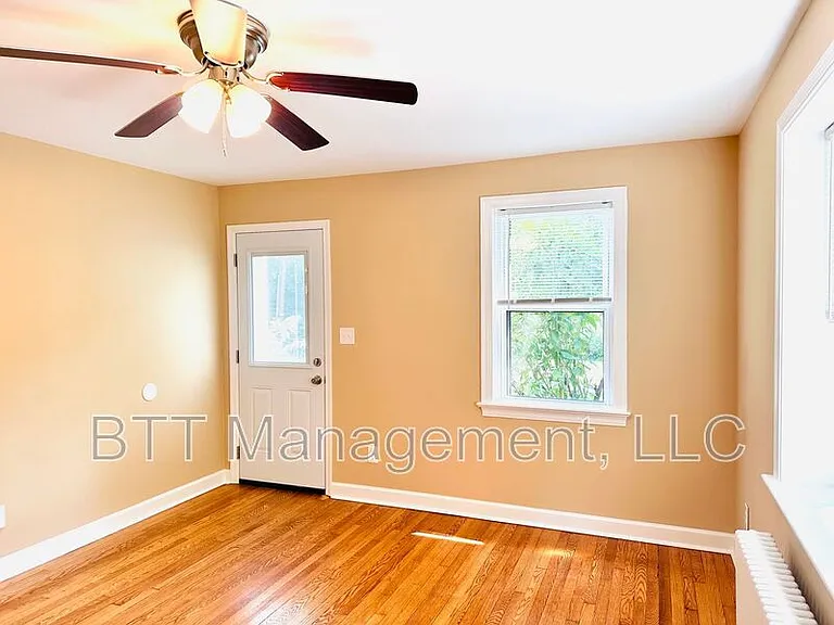 907 Hudson Ave #3 — Photo 4
