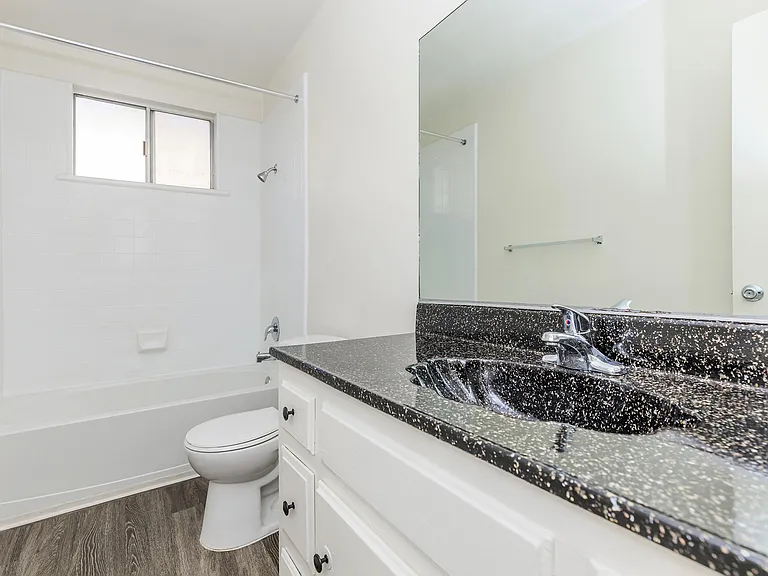San Carlos and San Juan Apartment Homes — Photo 34