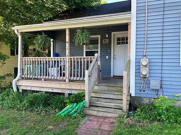 3rd image of 524 Walker St