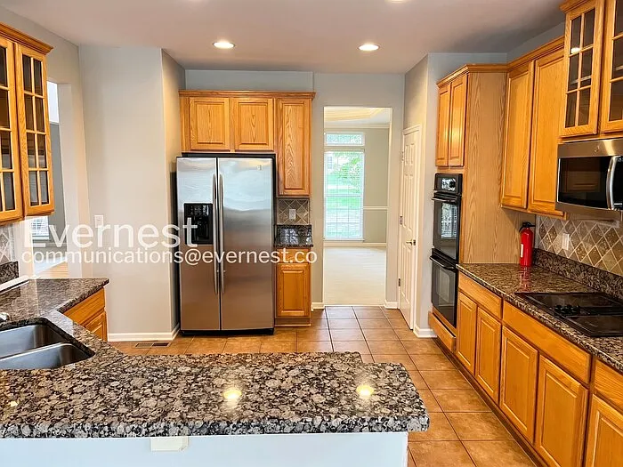 743 Rolling Fork Dr — Photo 2