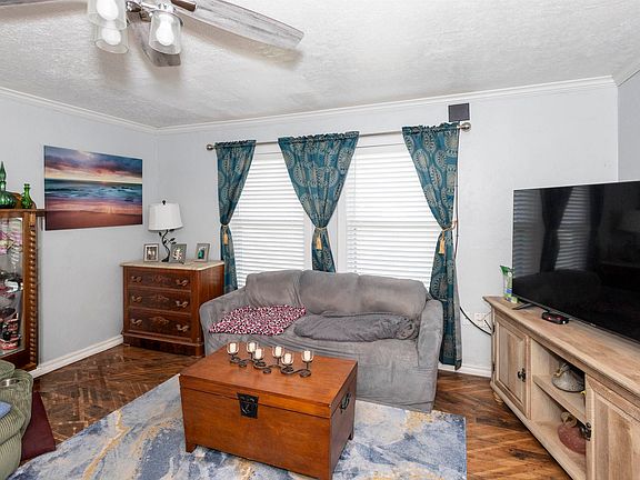 5th image of 620 Clark Ave