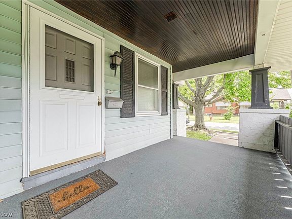 4th image of 402 W 28th St