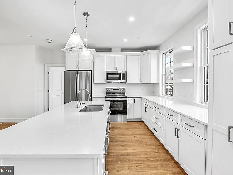 123 S Washington St #202 — Photo 10