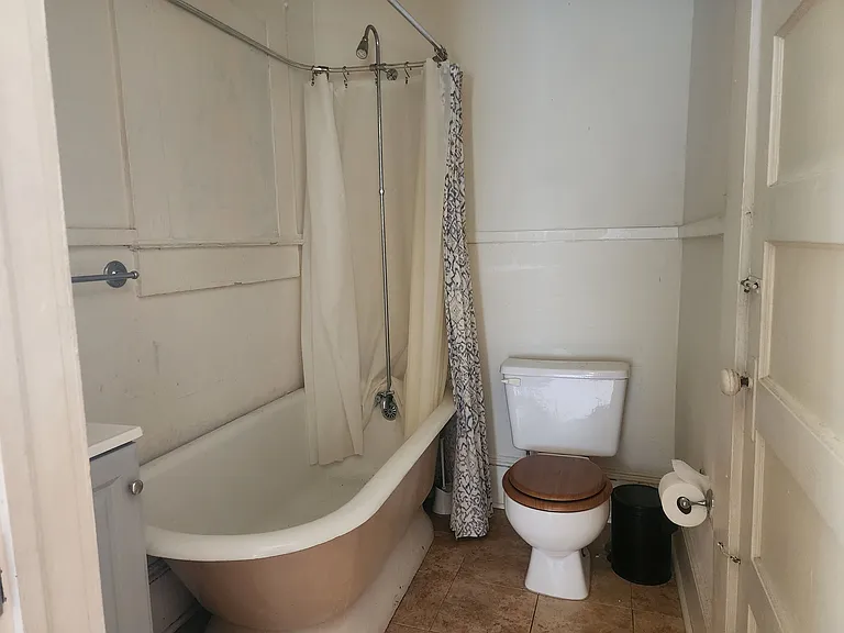 236 SW 2nd St #5 — Photo 13