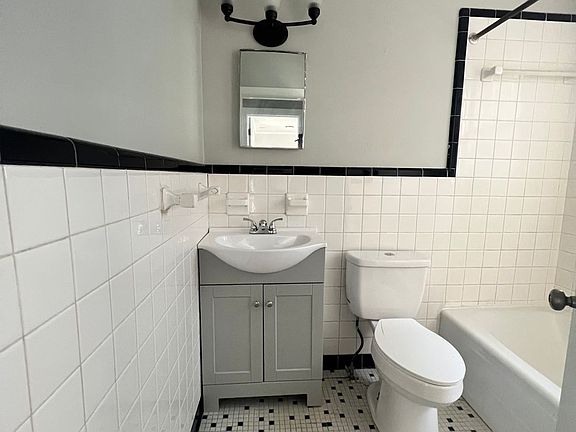 3rd image of 301 S College St #E