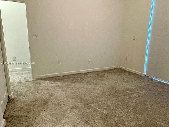 5th image of 708 SE 13th Ct