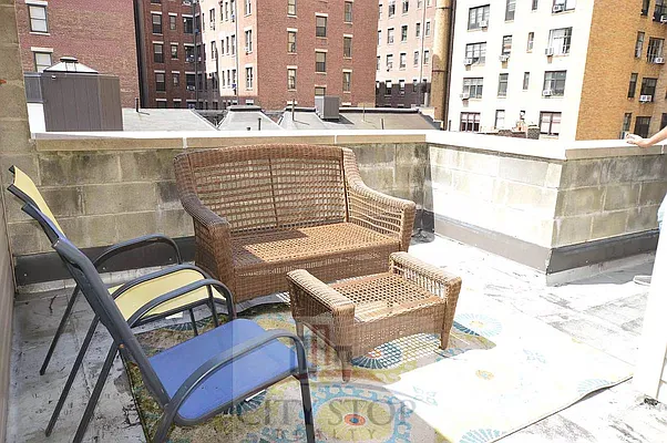 Rented by City Stop Realty | media 21