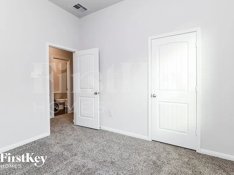 14735 Country Club Rd — Photo 12