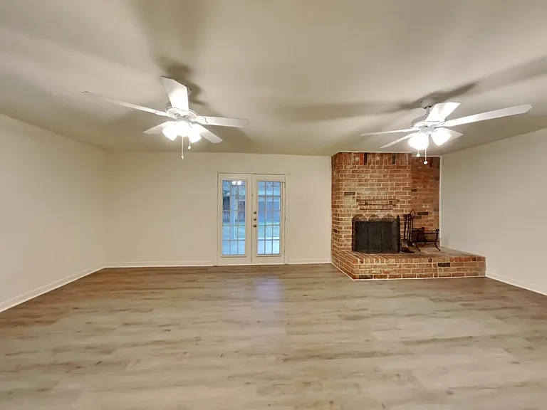 10523 Mills Walk Dr — Photo 1