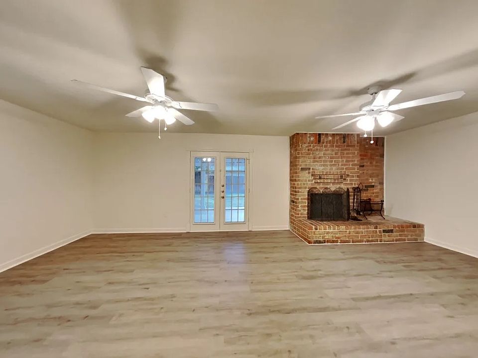 1st image of 10523 Mills Walk Dr