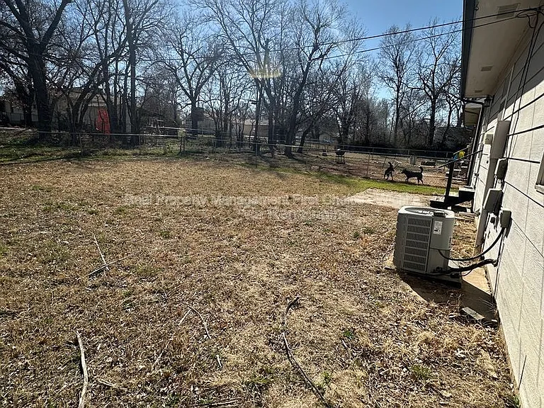 1450 N Green St — Photo 5