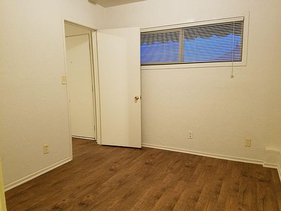 4th image of 1114 E Cliff Dr #7
