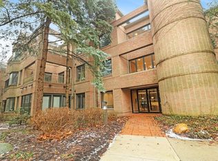 3000 Glazier Way APT 220, Ann Arbor, MI