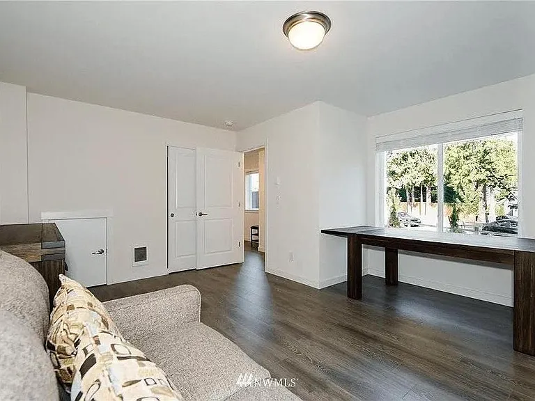 Lower level guest/office/toy room
