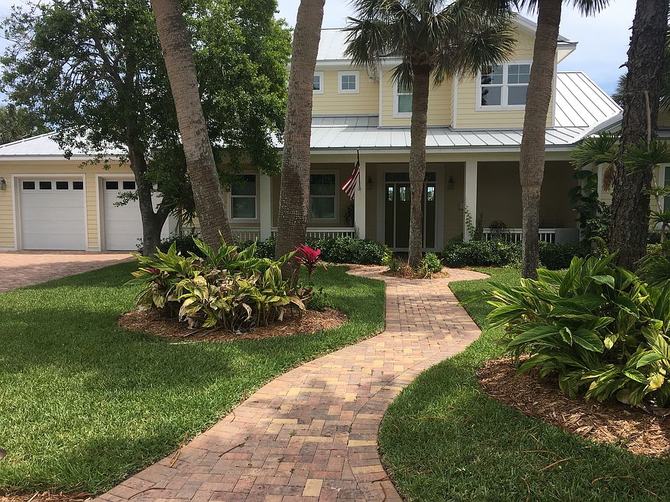 Front with paver walkway